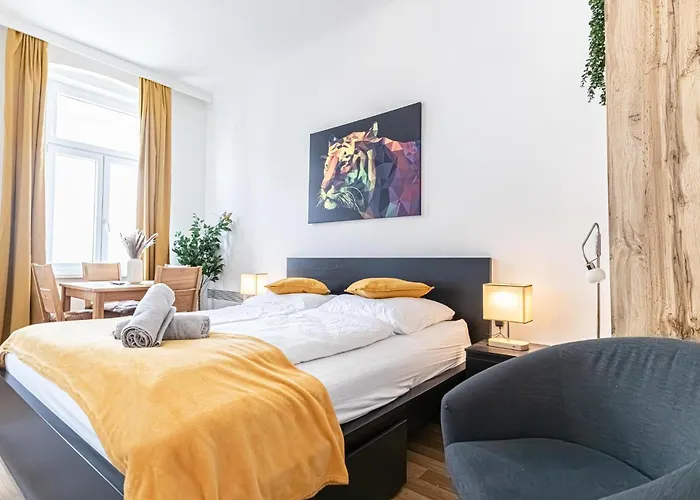 Modern 1br Flat Near Westbahnhof Station Apartment Vienna