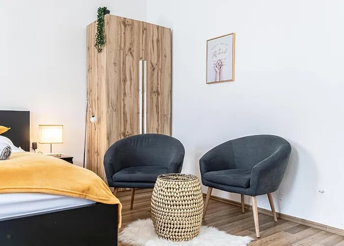 Modern 1br Flat Near Westbahnhof Station Apartment